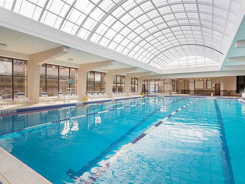 2nd image of 2 Bay Club Dr Ph P