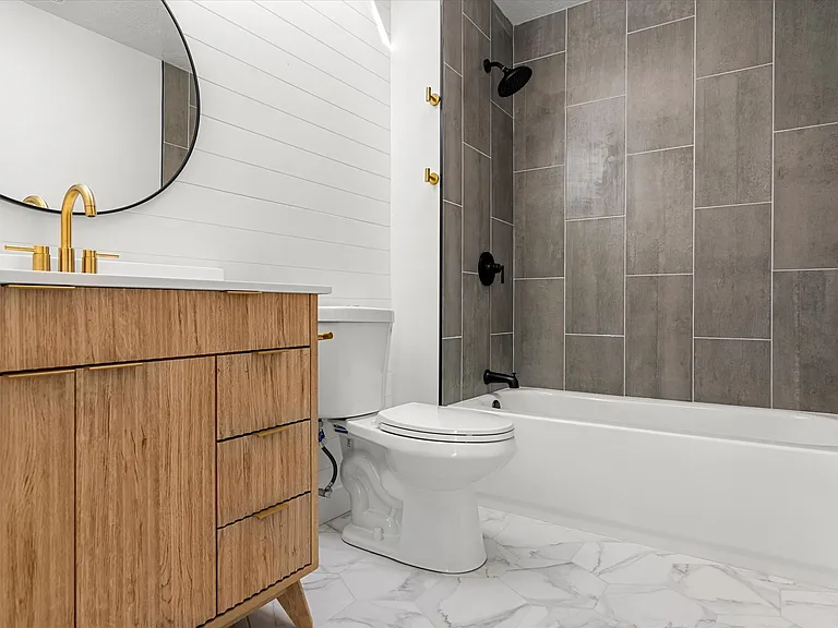 2164 N 1450 E — Photo 13