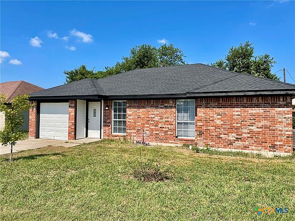 3rd image of 2401 Jerome Dr