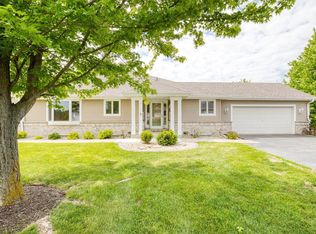 W173N7932 Bluejay Ct, Menomonee Falls, WI 53051