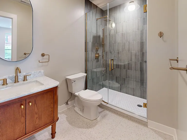 2119 N Clark St — Photo 12