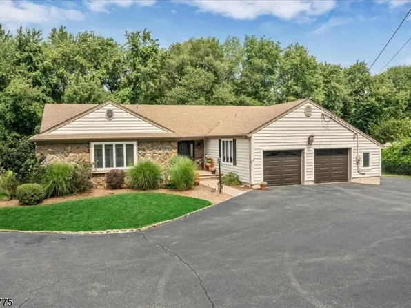 6 East St, Wanaque Boro, NJ 07465