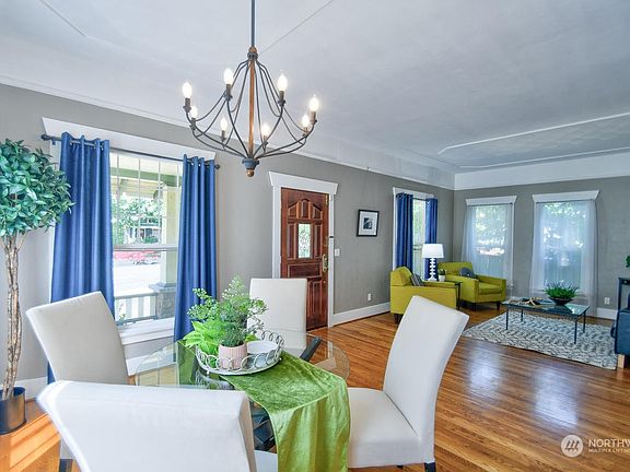 3rd image of 2508 Capitol Way S
