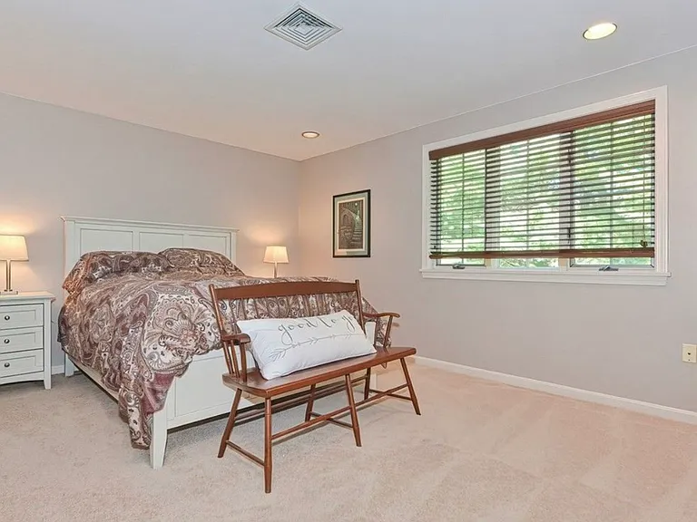601 Browning Ln — Photo 21