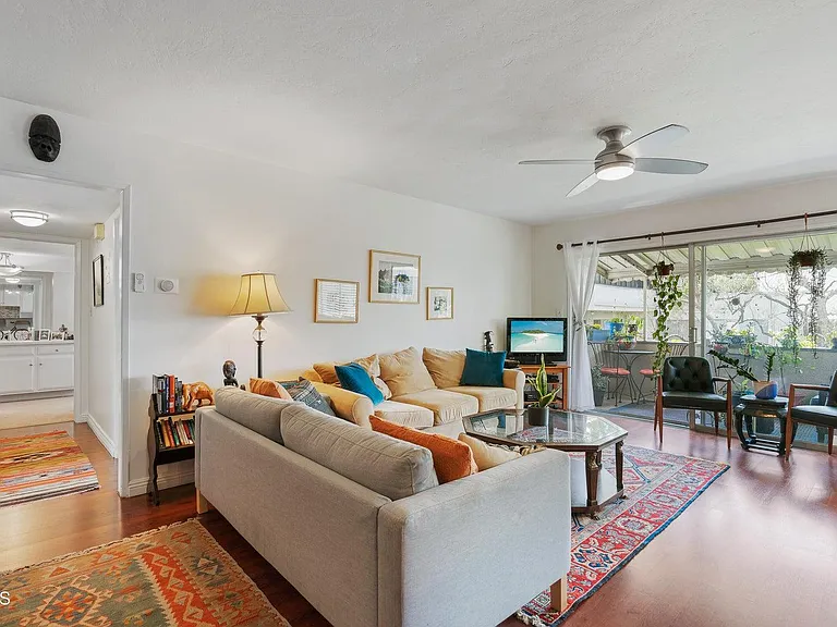 385 S Oakland Ave #303 — Photo 4