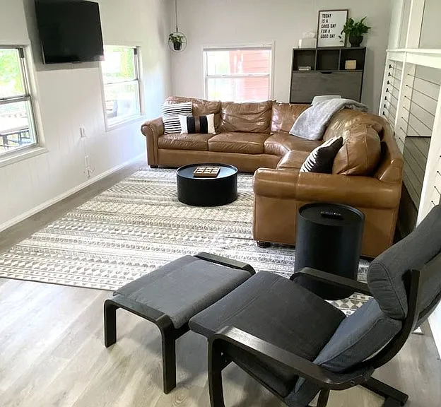 1700 Darst Creek Ln — Photo 6