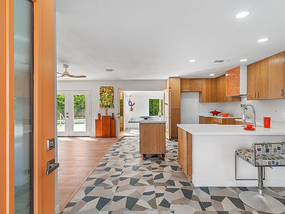 3rd image of 2627 N Cerritos Rd