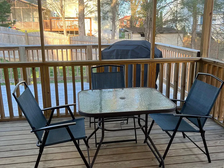 1616 Silver Spur Ln — Photo 9