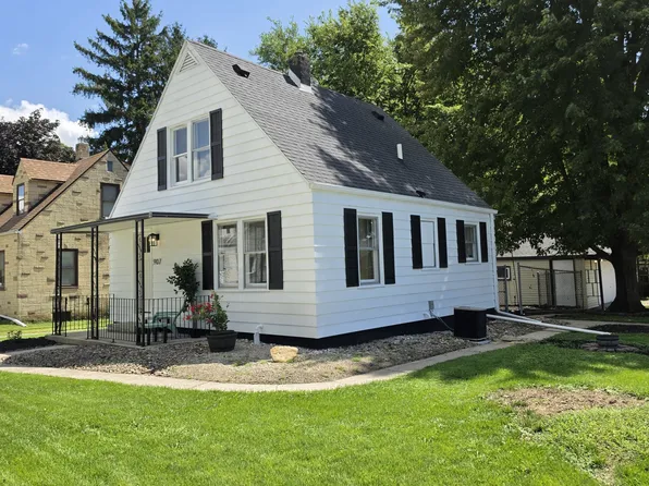 907 Retz Dr, Ottawa, IL 61350