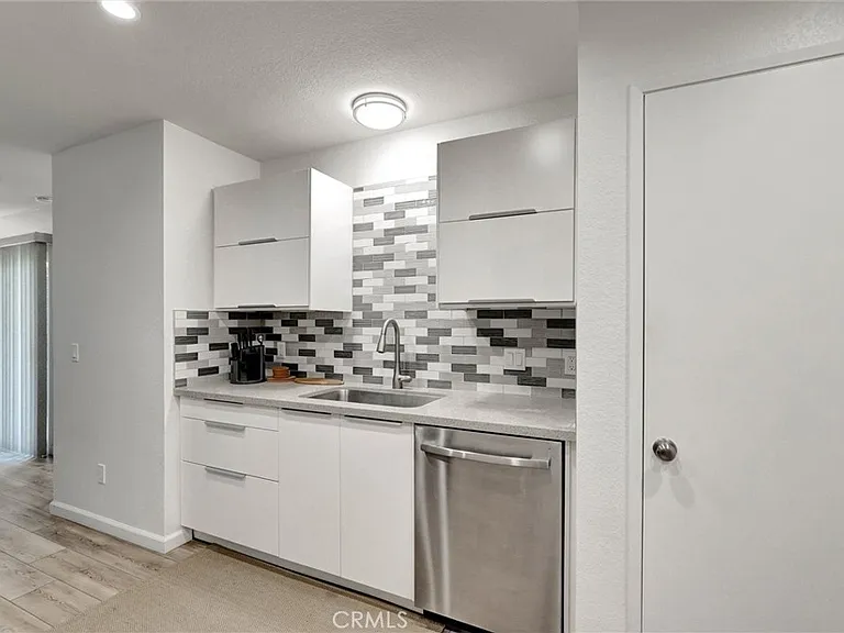 257 Avenida Del Mar #4 — Photo 8