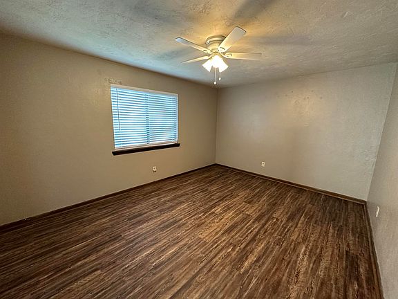 3rd image of 1400 Willow Bend Way APT C
