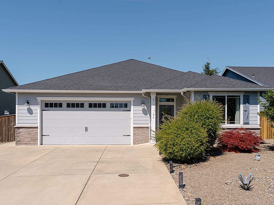 1st image of 301 SW Applegate Trail Dr