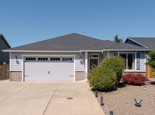 301 SW Applegate Trail Dr, Dallas, OR 97338