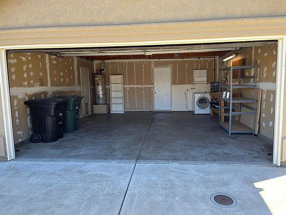 3rd image of 1081 La Mesa St