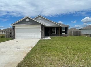 1110 Raven Dr, Claremore, OK 74019