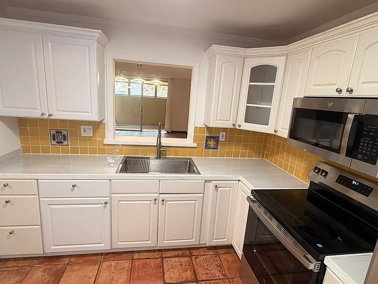 406 NW 68th Ave #107 — Photo 2