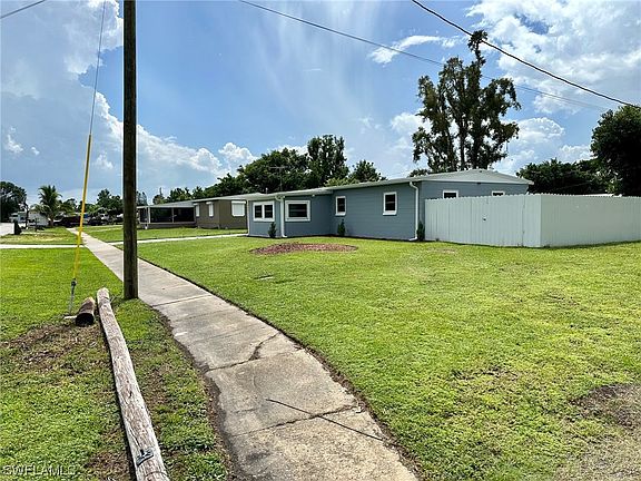 3rd image of 953 Lakeview Dr