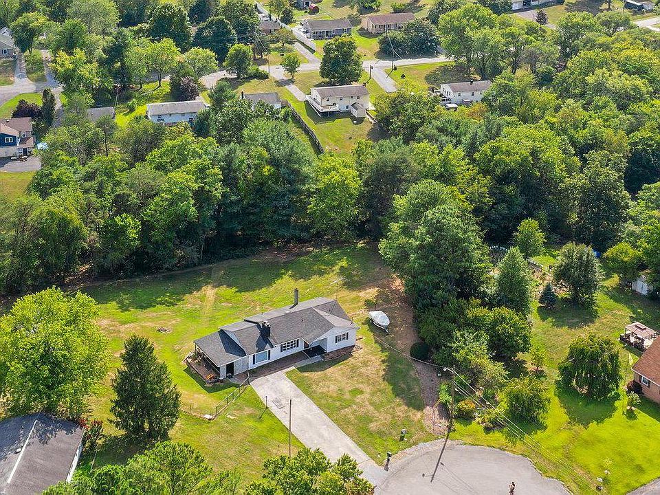 1st image of 124 Dixie Belle Dr