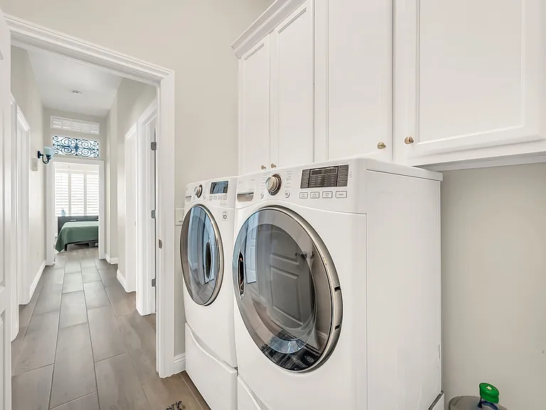 7259 E Tyndall St — Photo 32