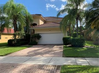 1957 Par Dr, Naples, FL 34120