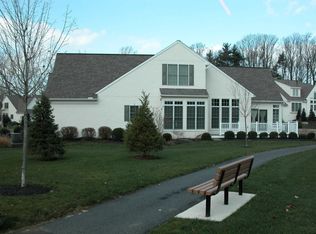 121 Bank Barn Ln, Lancaster, PA 17602