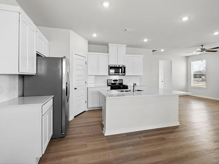 158 S Broyles St — Photo 15