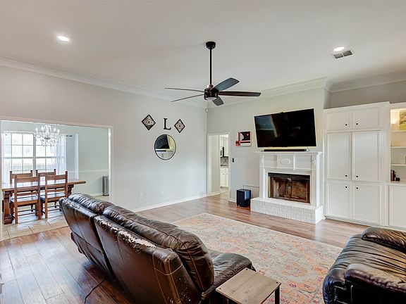 4th image of 5191 Tara Ln