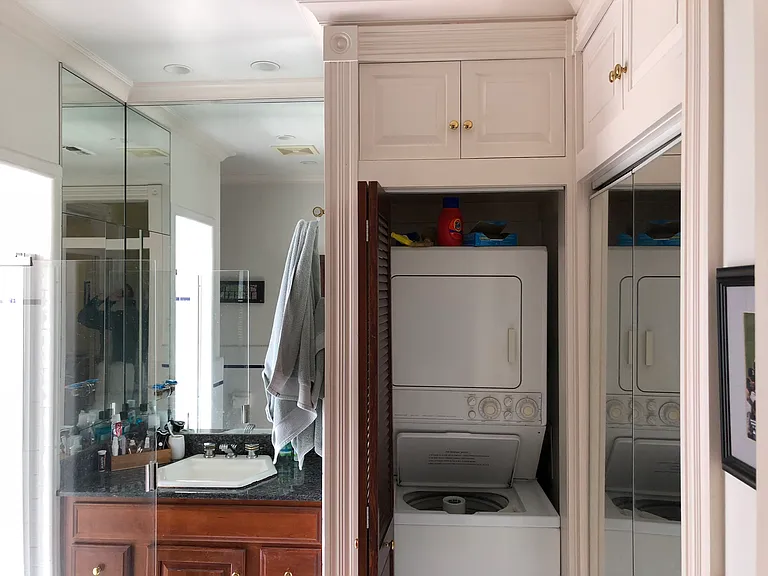 WASHER DRYER AND SINK AREA