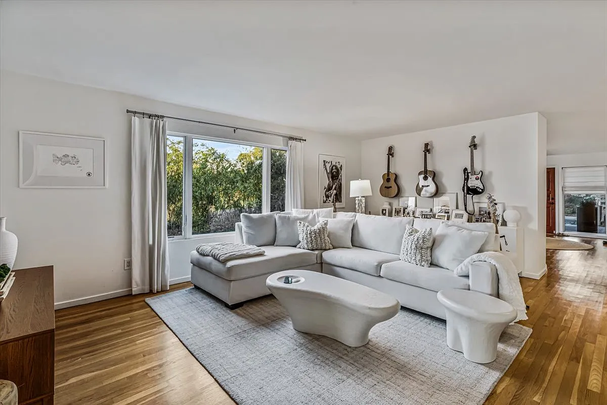 Discover the delight of renting WHB Bayfront in the Off Season — Photo 4