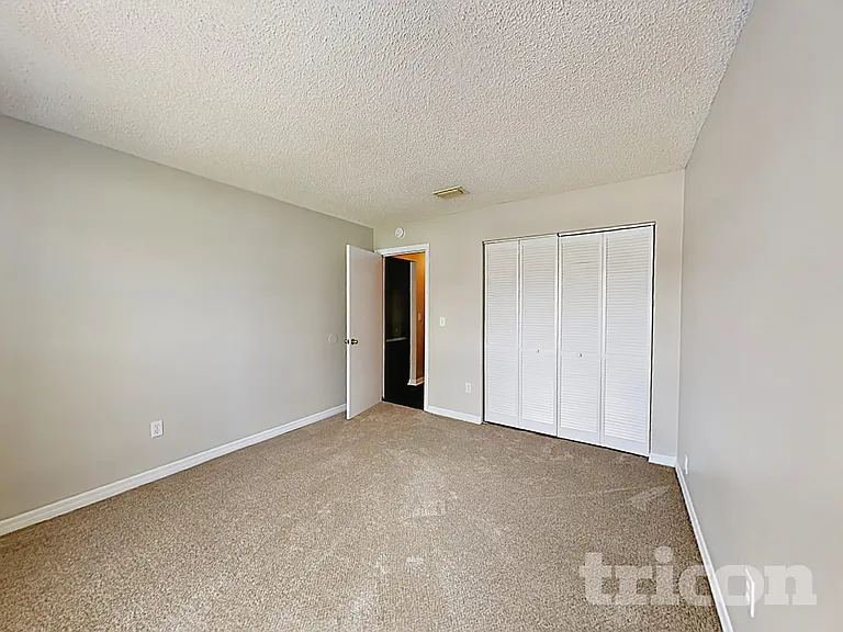 1718 Brandon Trace Ave — Photo 13