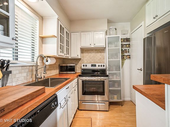 3rd image of 1018 Casa Dr