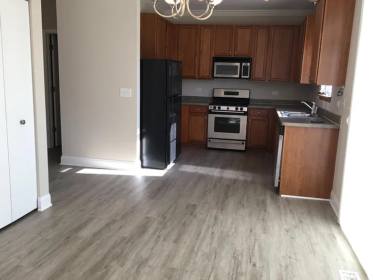 1048 Mackenzie Dr — Photo 8