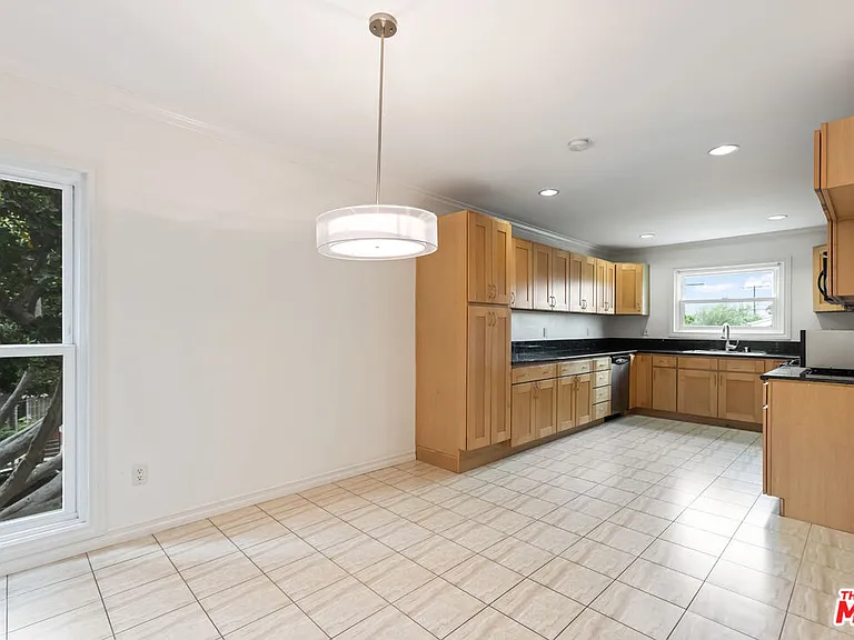 1226 Franklin St #4 — Photo 7
