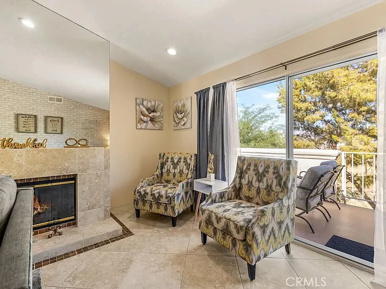 344 Vista Royale Dr — Photo 11