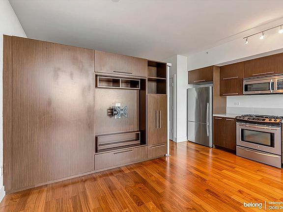 4th image of 2911 2nd Ave Unit 908