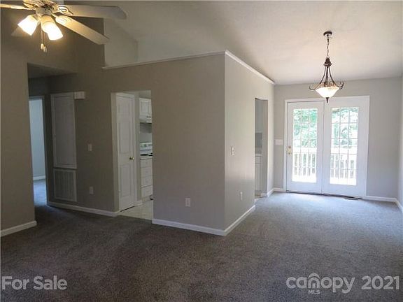 3rd image of 78 44th Avenue Pl NE