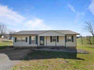 129 Meadowood Cir, La Follette, TN 37766