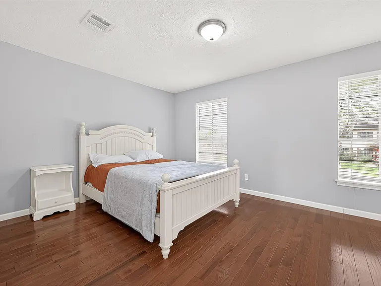 3815 Fernglade Dr — Photo 40