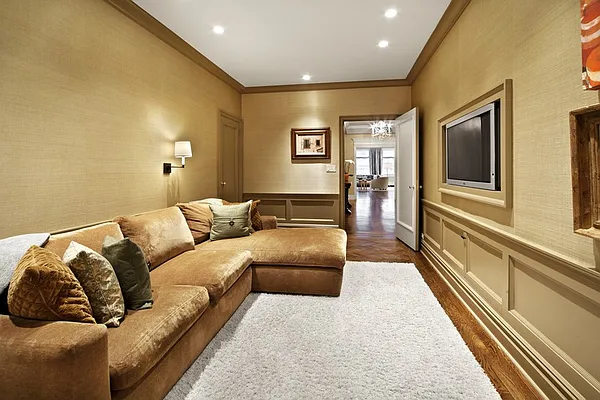 Sold by Sloane Square | media 4