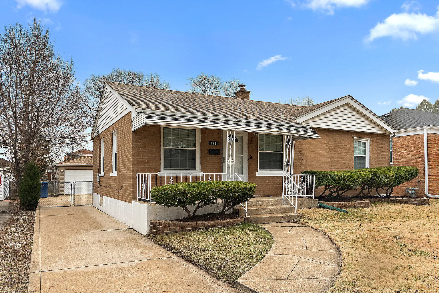 1521 N Wolf Rd photo 1