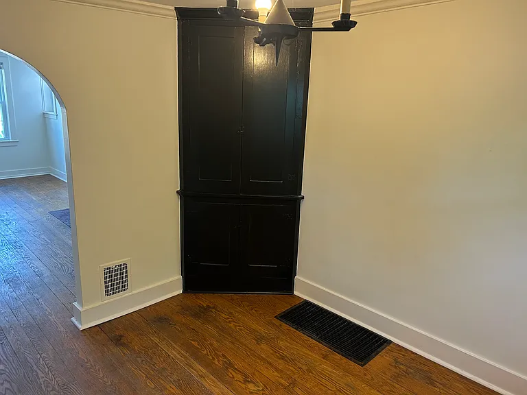 73 Court St — Photo 9