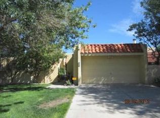 609 Hidden Valley Dr SE, Albuquerque, NM 87123