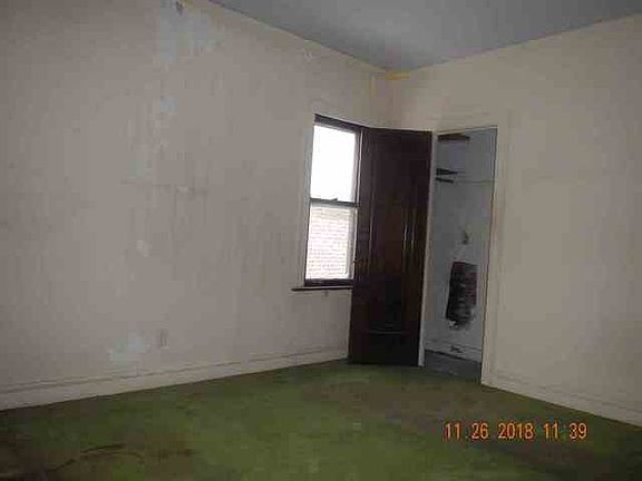 4th image of 7951 S Blackstone Ave