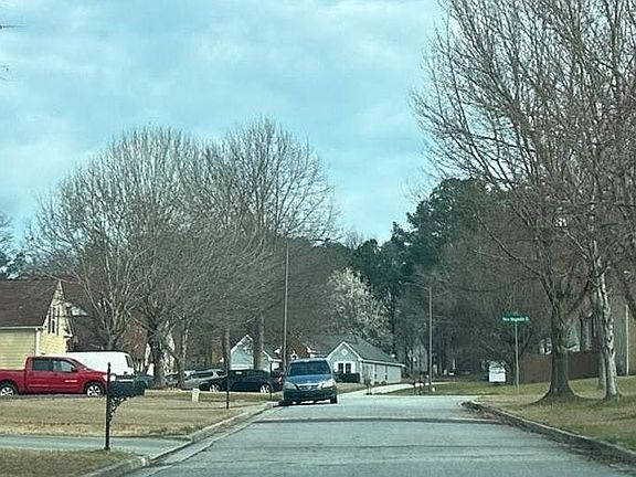 4th image of 715 New Magnolia Ct
