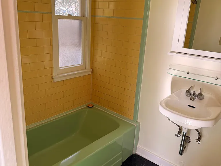 2118 Reservoir St — Photo 12
