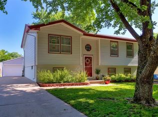 1858 Virginia Cir, Des Moines, IA 50320