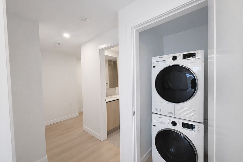 Surrey Apartment for rent - 2 Bedrooms — photo 5