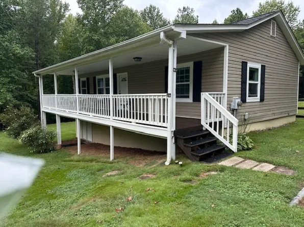 1095 E Prince Rd, Landrum, SC 29356