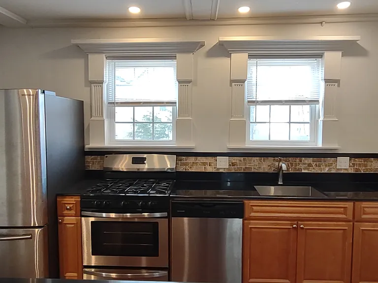 21 Ash St #1 — Photo 4