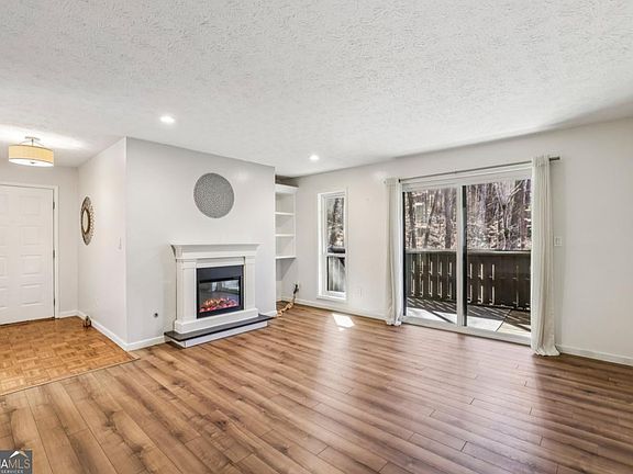 4th image of 1503 Woodcliff Dr